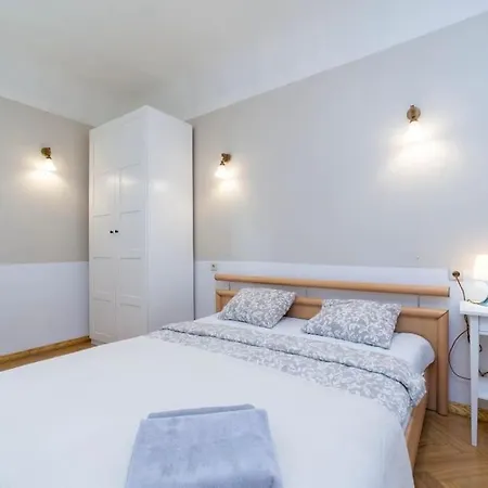 Trendy & Comfortable Apartment *